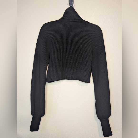 NWT Olivaceous Turtle Neck Sweater Crop XtraLong sleeves Black ripped Size Large - Picture 7 of 9